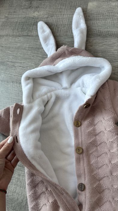 Вязаный утепленый комбинезон для новорожденого