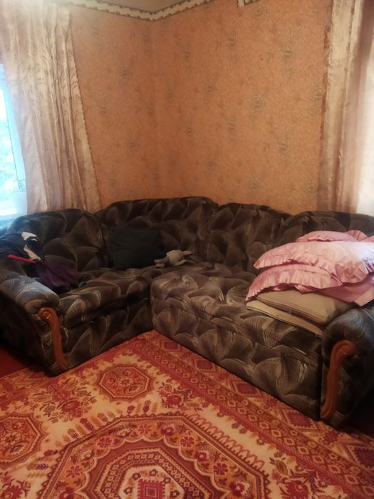 Продам диван в нормальному стані