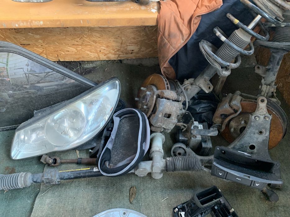 Hyundai Elantra 2008   Супорта и стойки