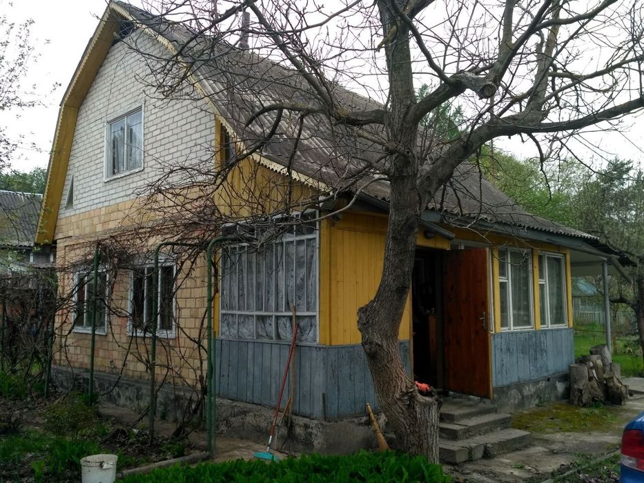 Продам дачний будинок