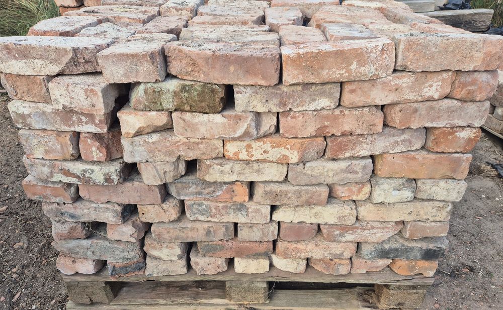 Cegła rozbiórkowa - stara cegła uszkodzona