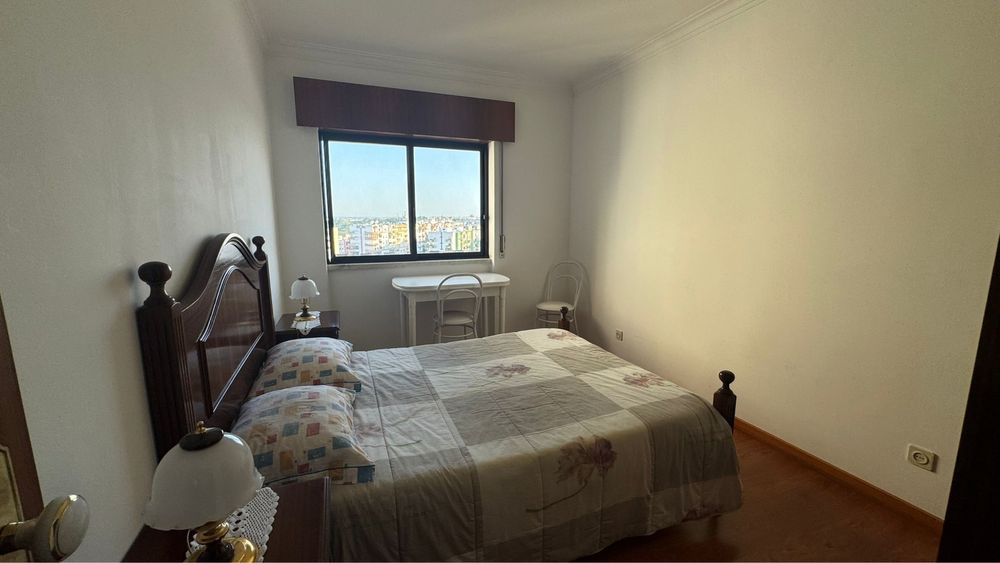 Quarto 450€ com despesas incluídas  p/ 1 pessoa - Almada centro