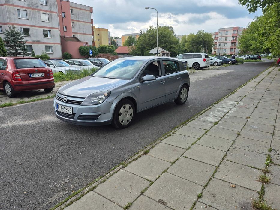 Opel Astra H prywatnie dlugie oplaty na rok.