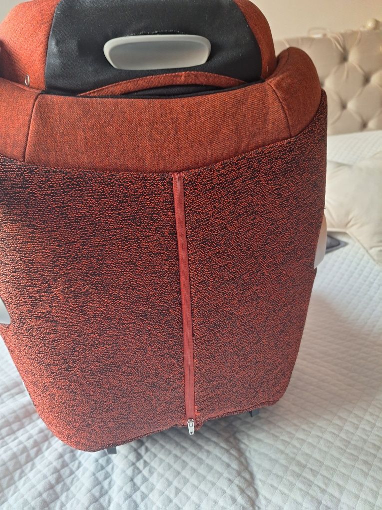 Fotelik samochodowy Cybex Sirona Z-i Size ( 0-18kg) kolor Autumn Gold.