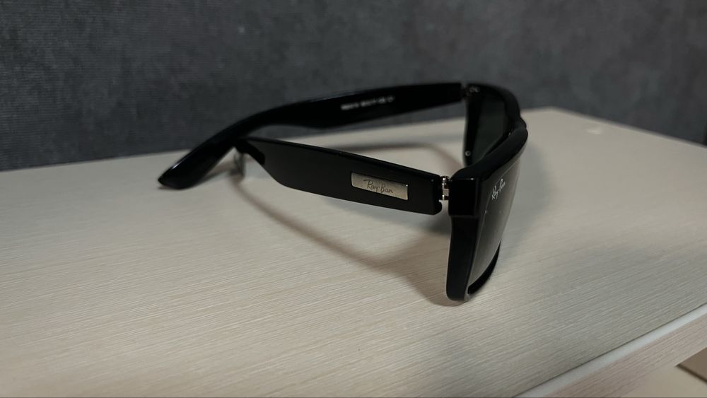 Окуляри RayBan оригінальні в гарному стані без подряпин.