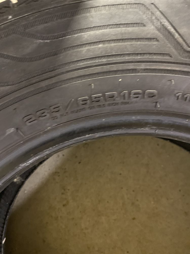 69. Opony wielosezonowe goodyear vector4seasons cargo 235/65r16c dwie