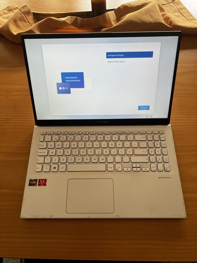 PC Asus Modelo F512D AMD Ryzen 7
