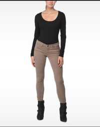 Calvin Klein sztruksowe spodnie damskie xxs  rozmiar 32