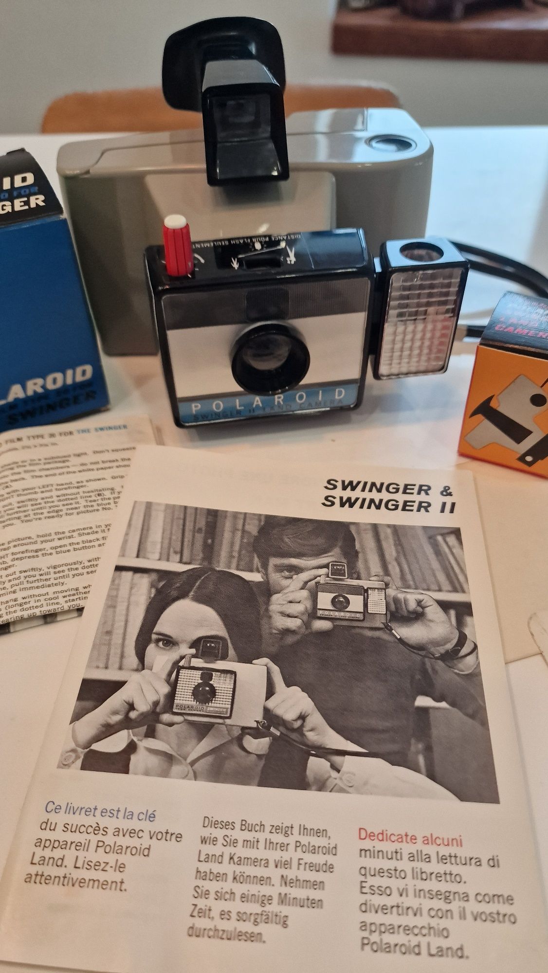 Camara Polaroid Swinger II com extras