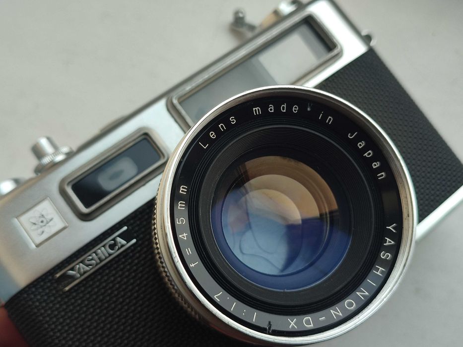 Yashica Electro 35 -Yashinon DX 45мм 1.7- Japan.