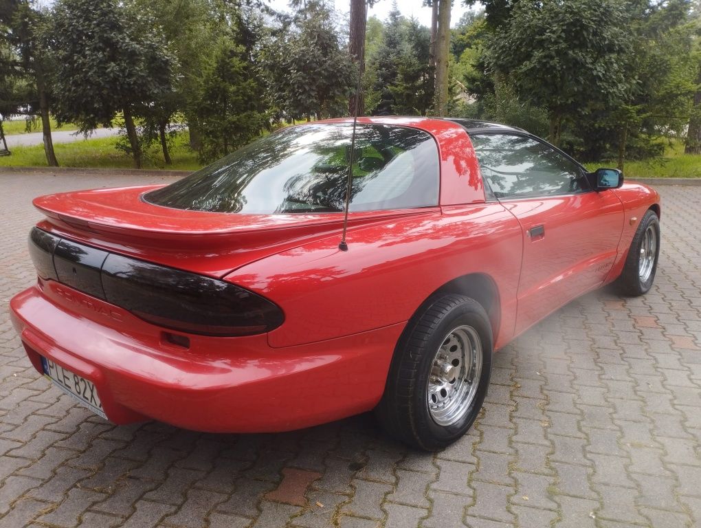 PONTIAC Firebird