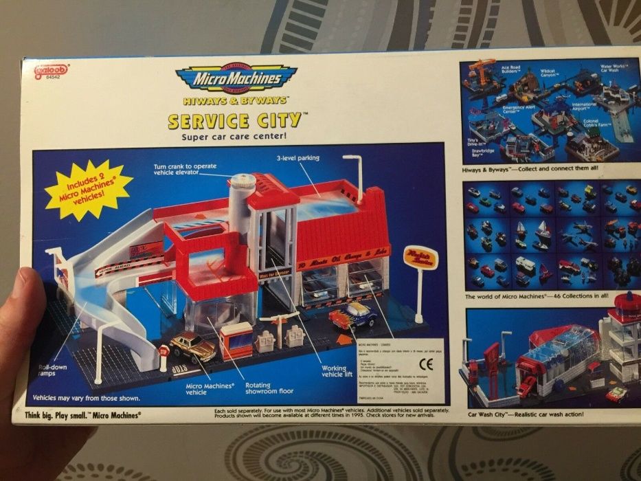 Micro Machines Hiways & Byways Playset - Service City