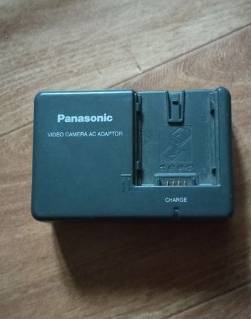 Зарядний пристрій Panasonic vsk0651 для фото/відеокамери