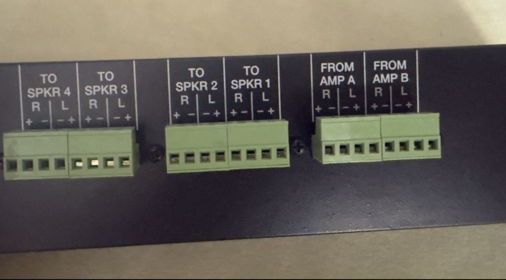 Przełącznik głośnikowy jamo