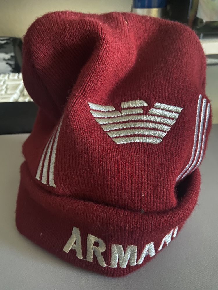 Gorro Armani como novo