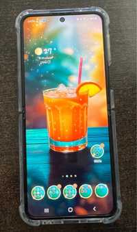 *** Samsung Z Flip 4, 8G/256 *** Negociável