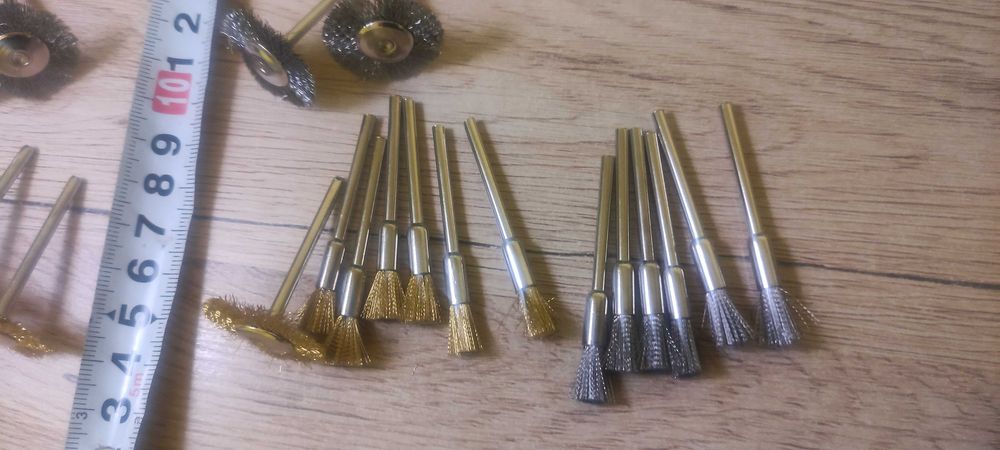 Sprzedam zestaw małych szczotek drucianych 36szt !!!