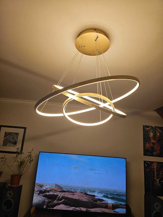 Candeeiro de teto. luz led. Alta intensidade. Luz Quente. Como Novo.