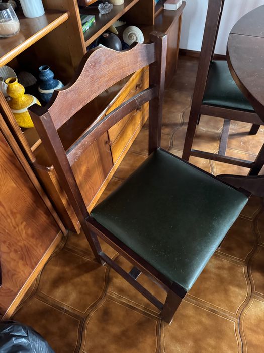 Mesa sala de jantar com cadeiras