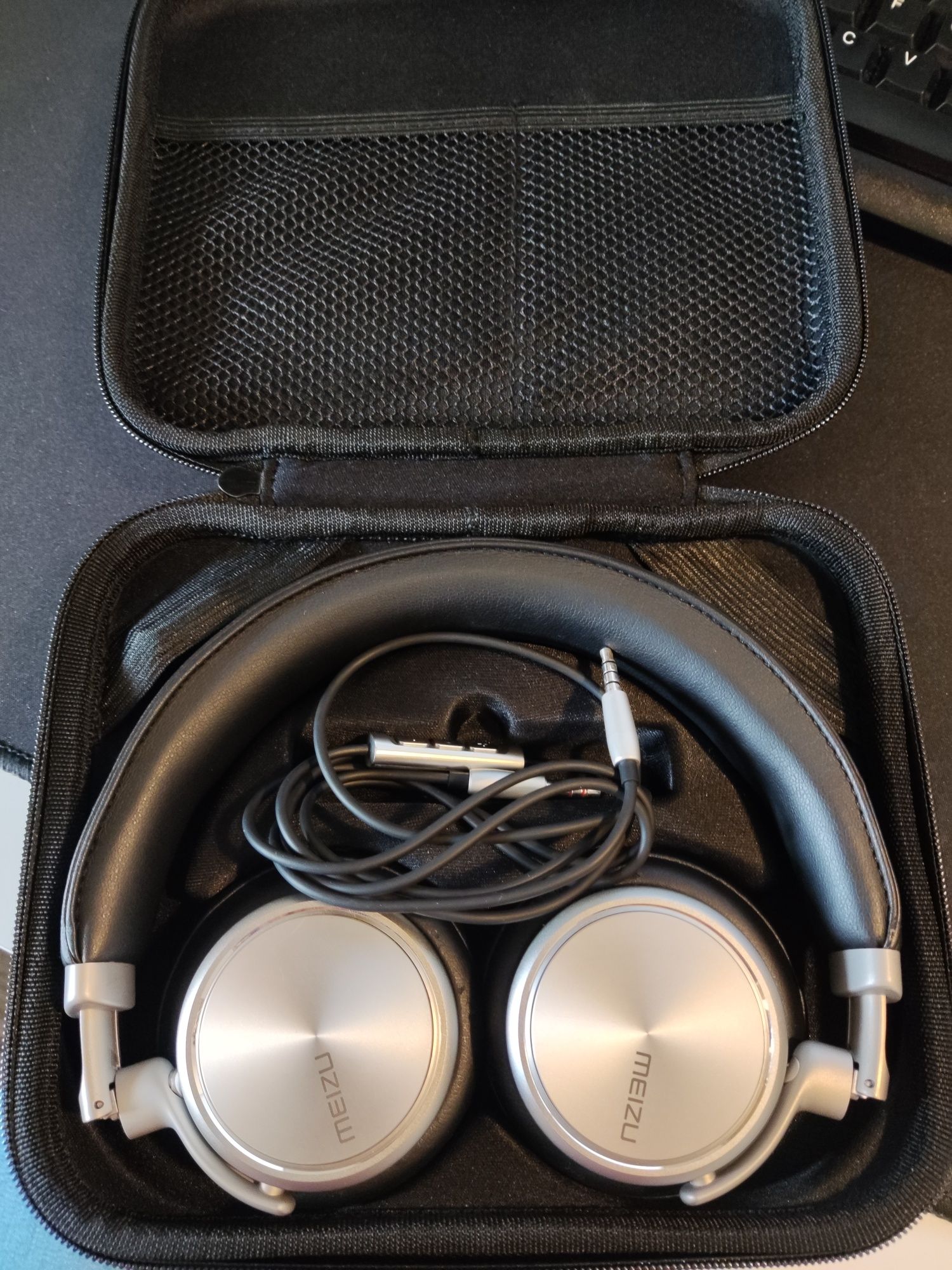 Headphones Meizu HD50