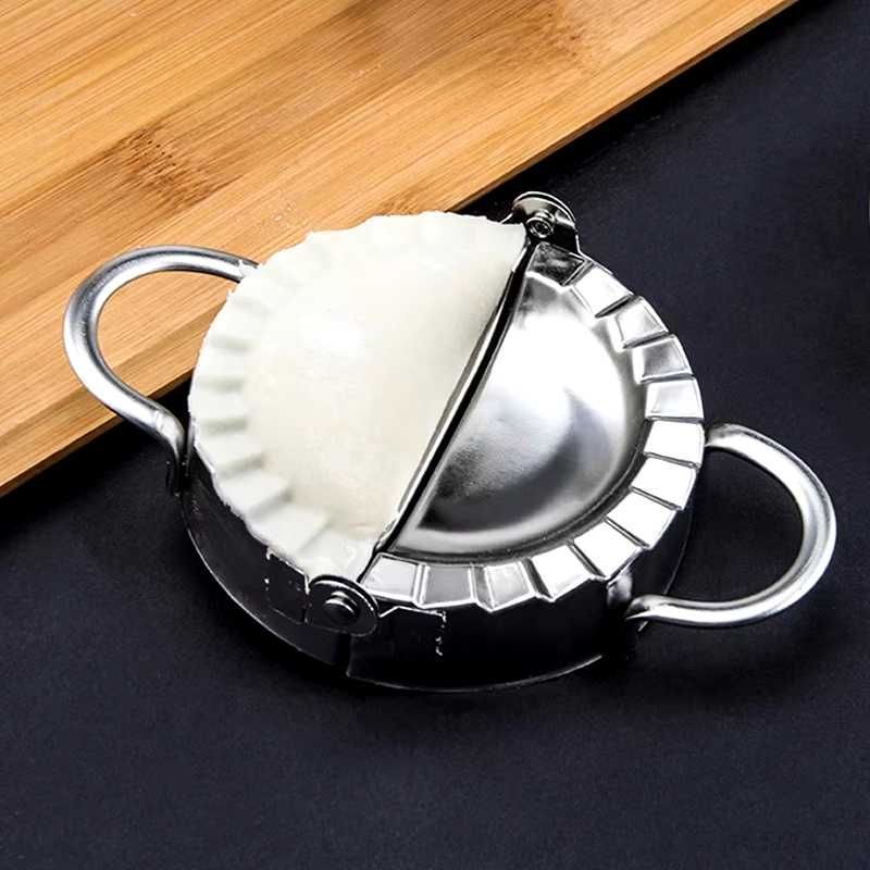 Forma stalowa maszynka do pierogów foremka wykrawacz 9,5cm
