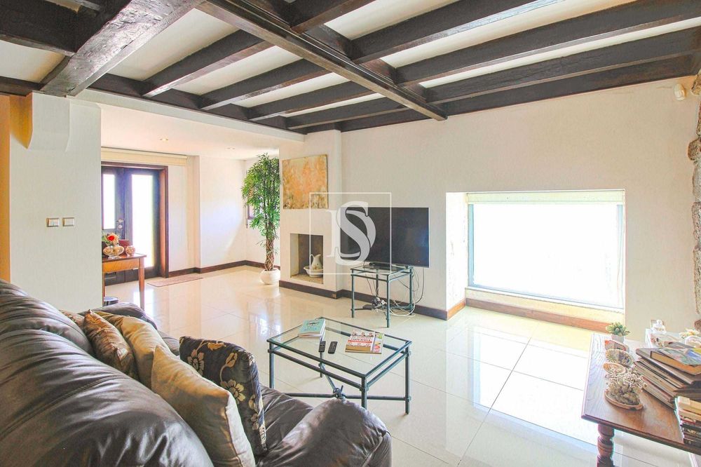 Incrível Moradia Independente com 1500m2 de Terreno para Venda