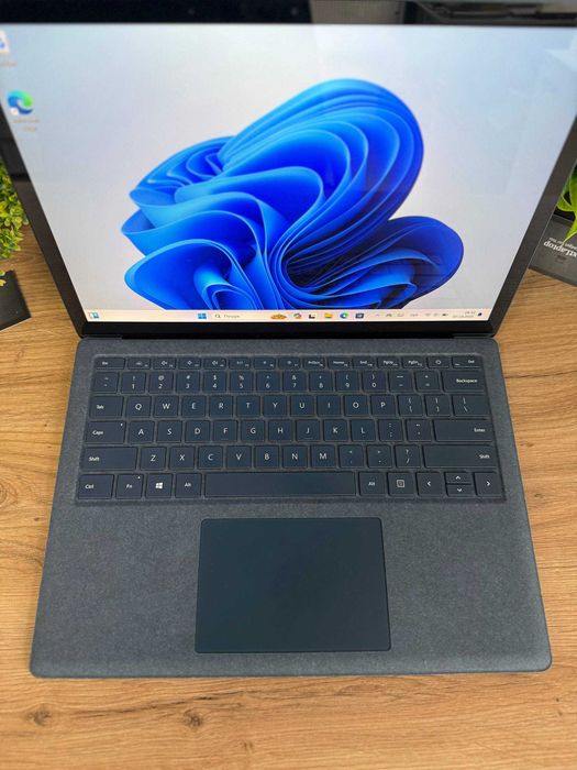 Microsoft Surface Laptop 3 13.5" 2k Сенсорний i5 8/256 GB SSD