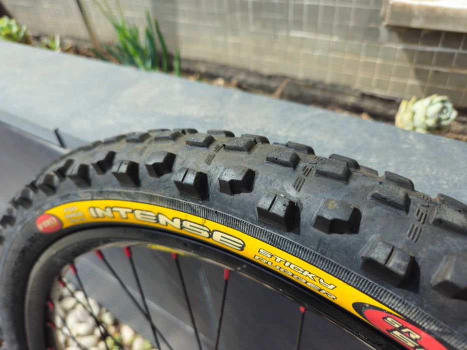 Rodas Downhill c/ cassette 110x20 e 150x12