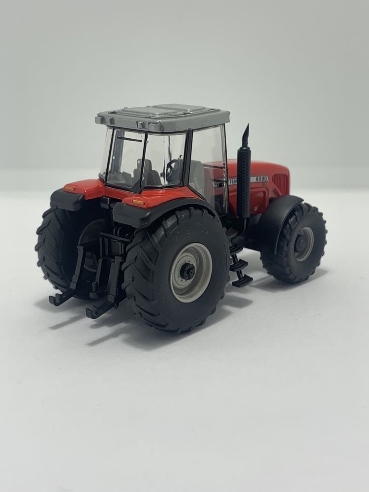 Massey Ferguson 8280 da Wiking escala 1/87