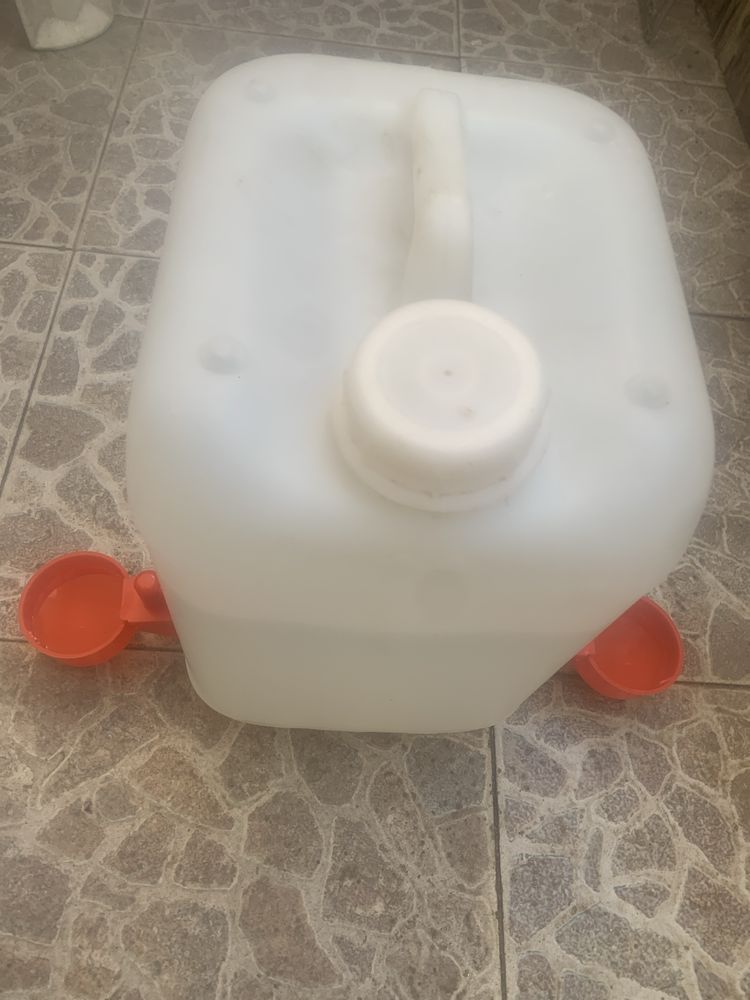 Bebedouro para galinhas/pintos só 40€