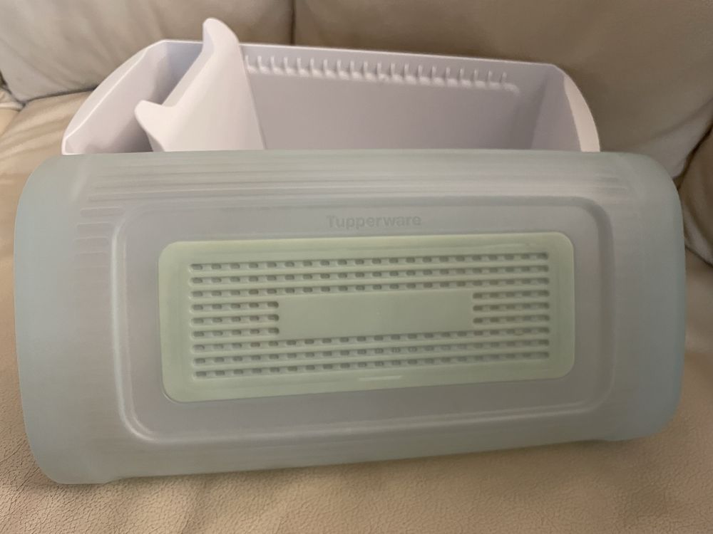 Pojemnik chlebak Tupperware A143 Junior jak nowy
