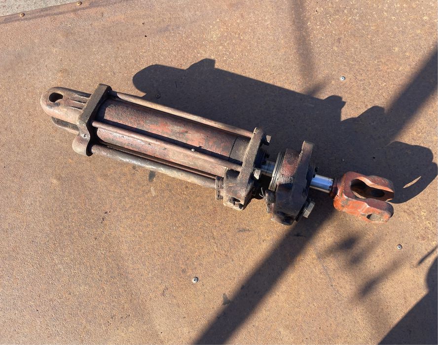 Циліндр гідравлічний ЦС 100 на МТЗ ЦС 75 на Т-40 сівалка