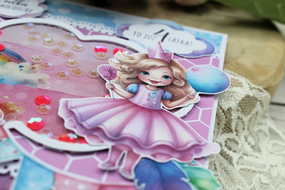 Urodzinowa kartka dla dziewczynki z przestrzennymi dekoracjami