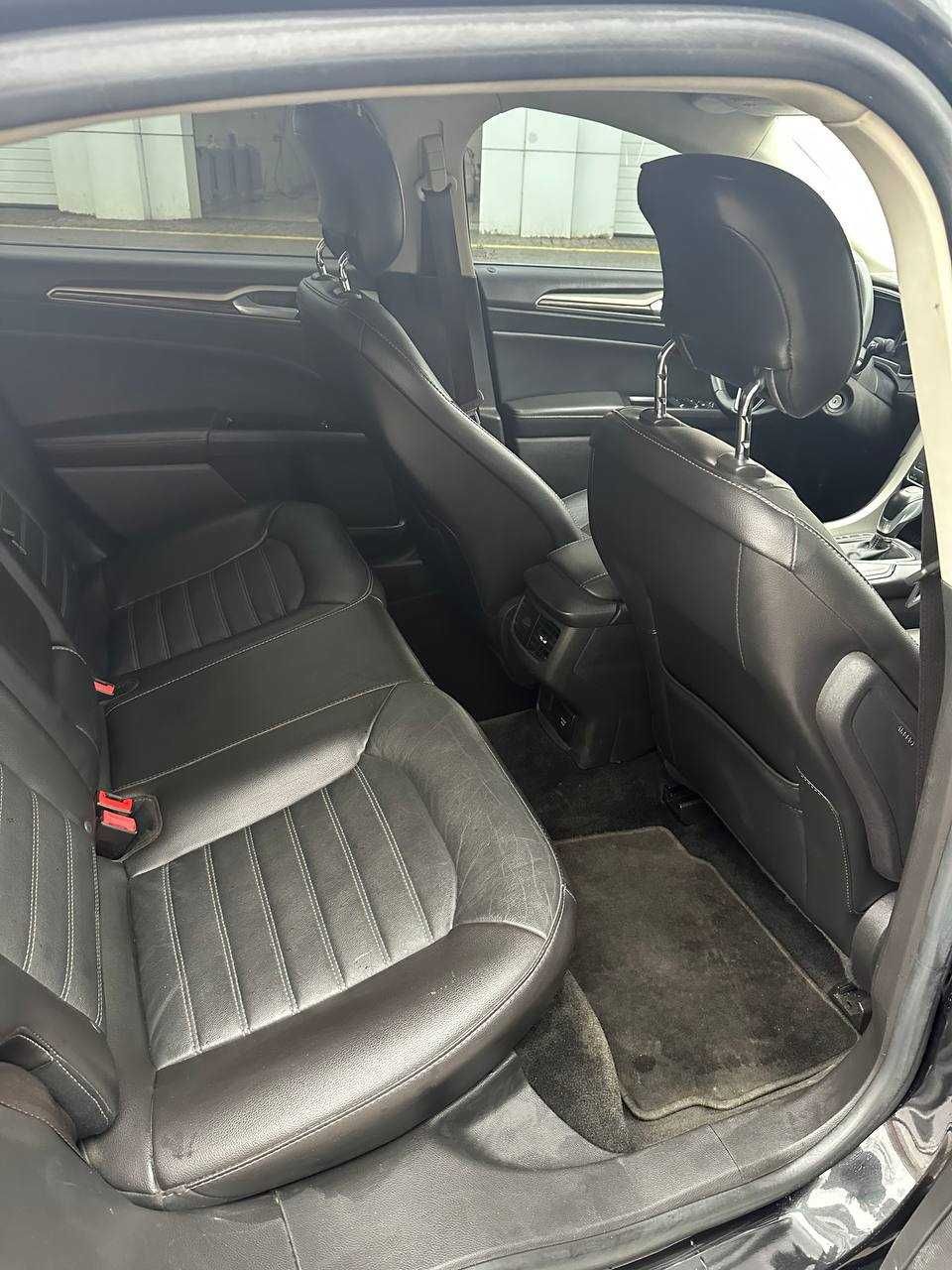 Ford Fusion Hybryd 2013 Рік