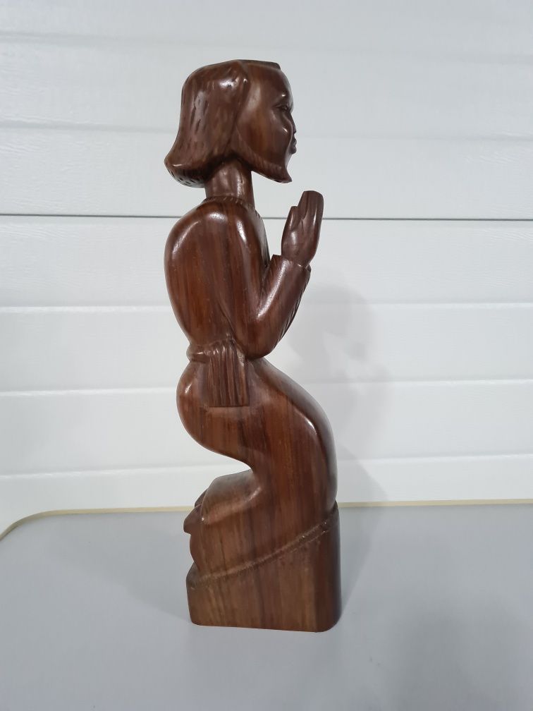 Estatueta de santo em madeira