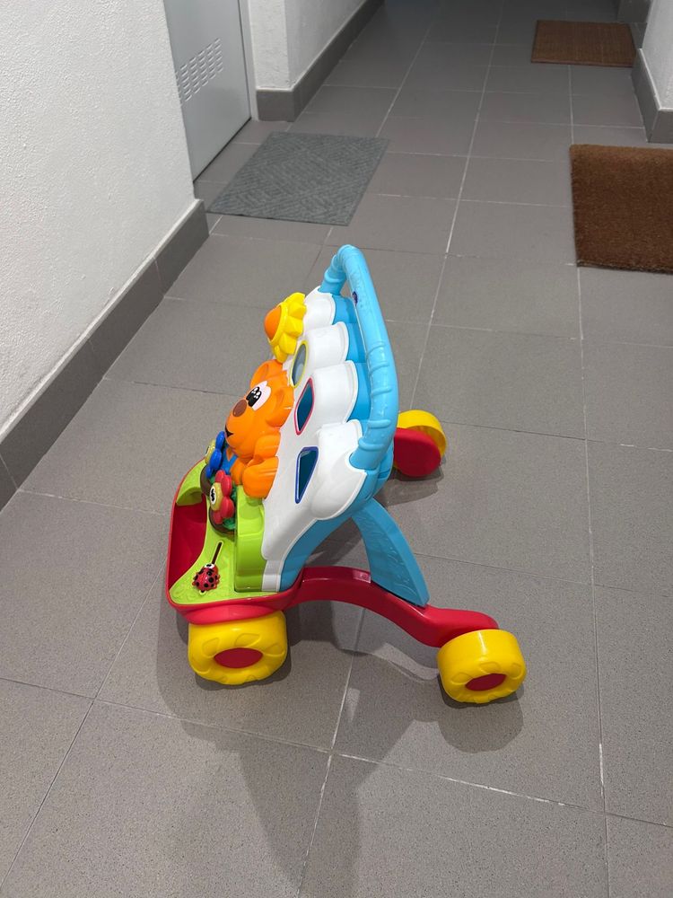 Andarilho chicco praticamente novo