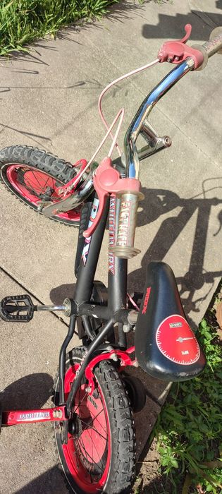 Bicicleta super robusta bom estado c rodinhas vendo ou  troco