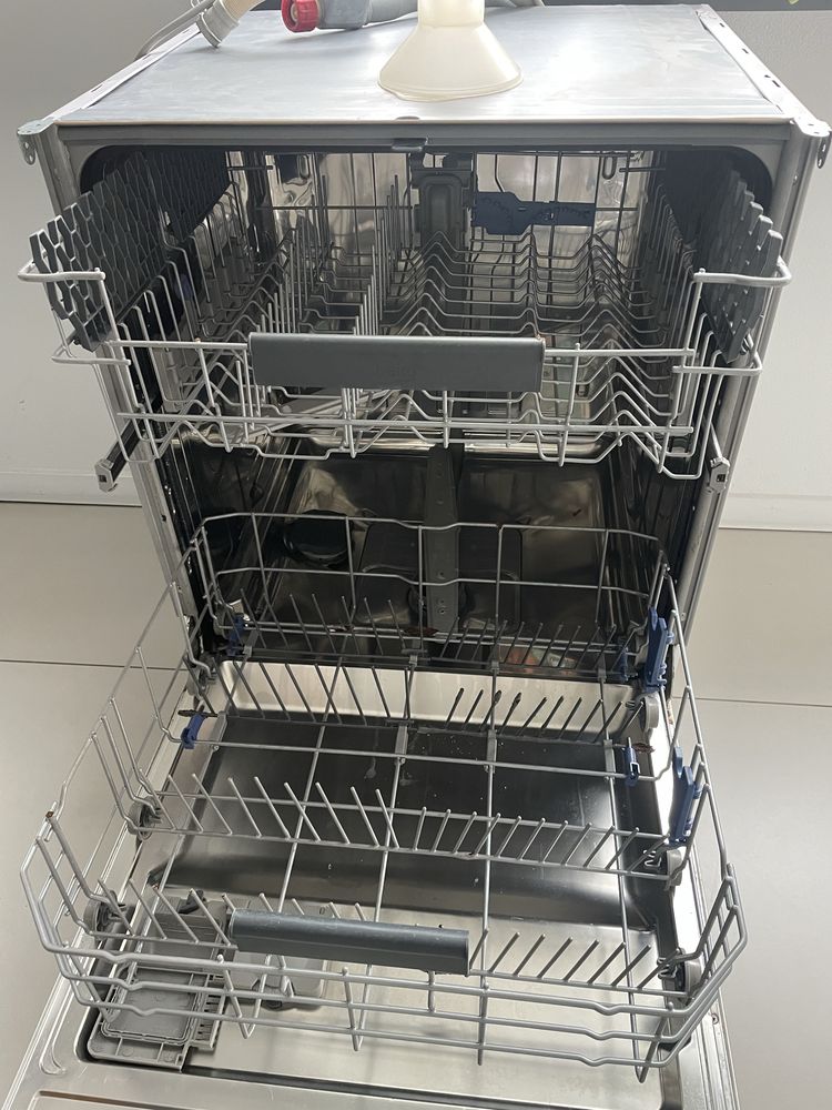 Zmywarka Beko din 28320