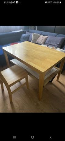 Sprzedam drewniany stół i 4 krzesła