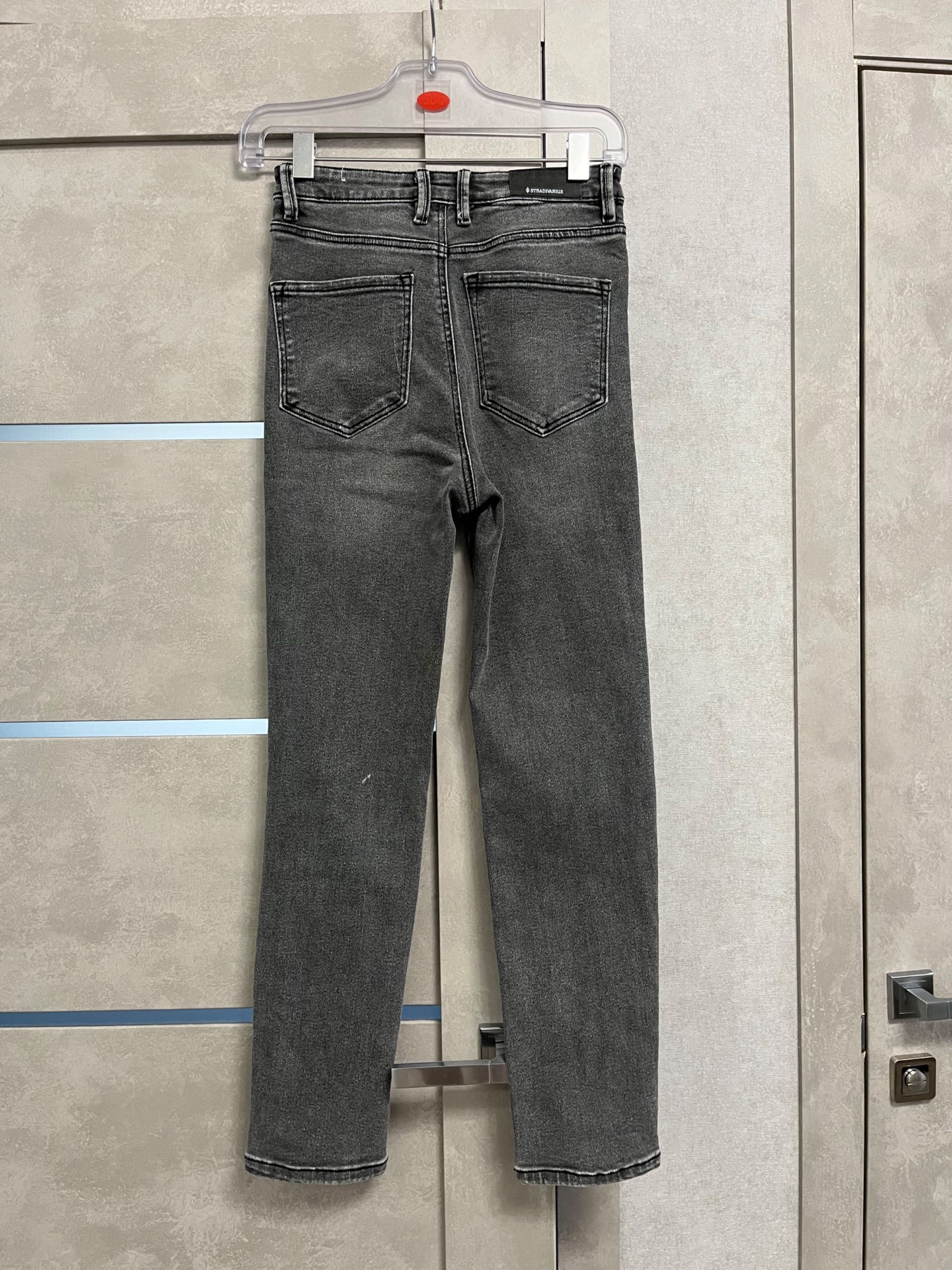 Джинси 26 р. mom slim fit Stradivarius