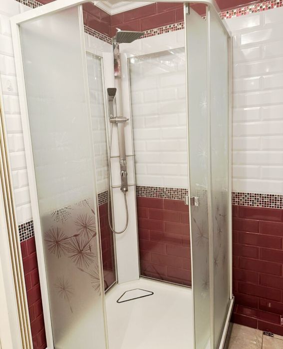 Здається чудова 1 кімната квартира в центрі міста.