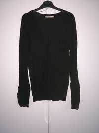 Czarny sweter zapinany Stradivarius L