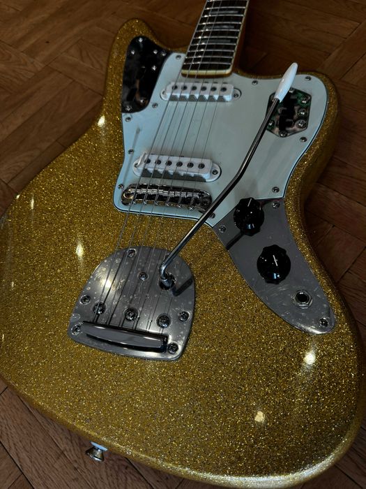 Новий Squier Limited Edition Classic Vibe '70s Jaguar, Gold Sparkle