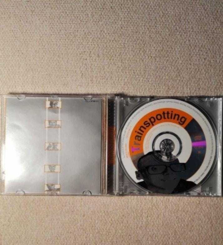 *TRAINSPOTTING*
Music From The Motion Picture       Ano 1996
4€