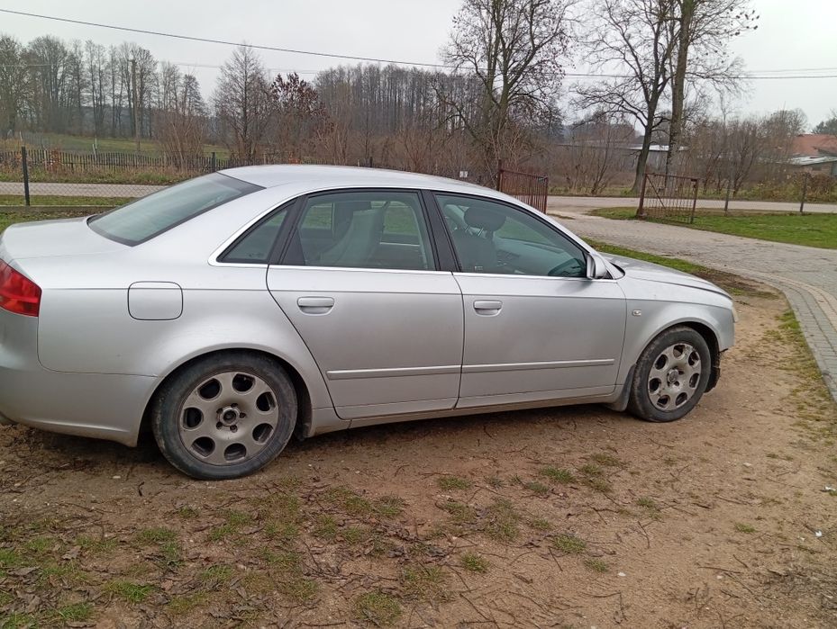 Audi a4b7 uszkodzony