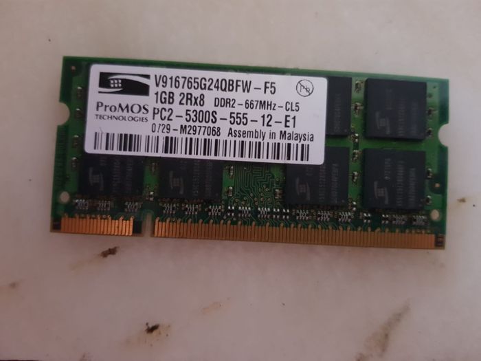 Memórias para portátil 12 DDR2 e 2 DDR3