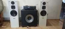 Wielki subwoofer kolumny phonar amplituner technics