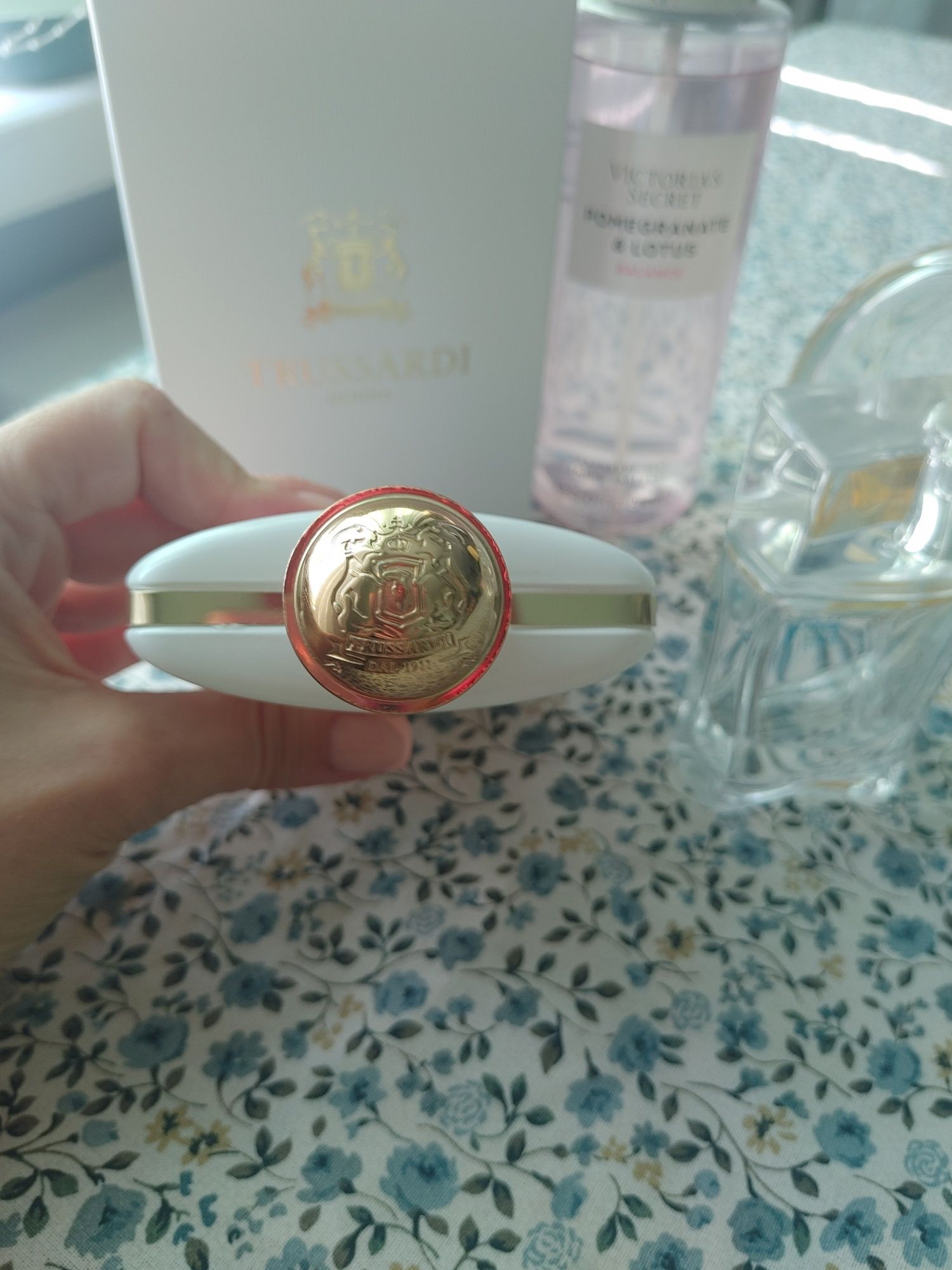 Парфумована вода, духи TRUSSARDI Donna