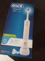 Нова електрична зубна щітка Oral-B CrossAction «Vitality100»,