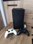 Xbox series X 1TB dwa pady oraz akumulatory AA